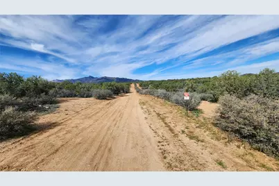 10116 E Hidden Valley Road, Kingman, AZ 86401 - Photo 4