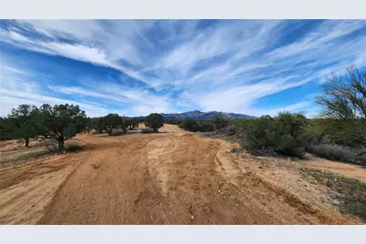 10116 E Hidden Valley Road, Kingman, AZ 86401 - Photo 12