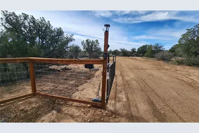 10116 E Hidden Valley Road, Kingman, AZ 86401 - Photo 8