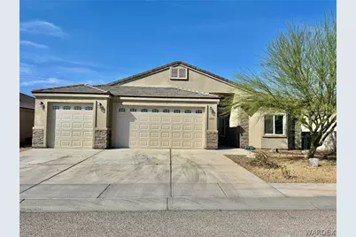 2101 E Mesa Vista Place, Fort Mohave, AZ 86426 - Photo 1