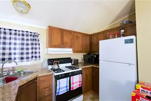 860 S Connor Ln, Quartzsite, AZ 85346 - Photo 10