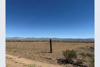 000 Egar Way, Golden Valley, AZ 86413 - Photo 1