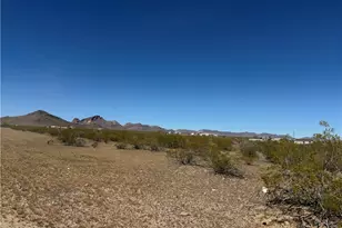 7910 W Unkar Dr, Golden Valley, AZ 86413 - Photo 1