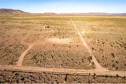 000 Round Island, Golden Valley, AZ 86413 - Photo 4