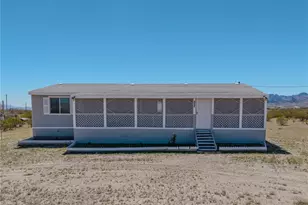 7520 W Shipp Dr, Golden Valley, AZ 86413 - Photo 8