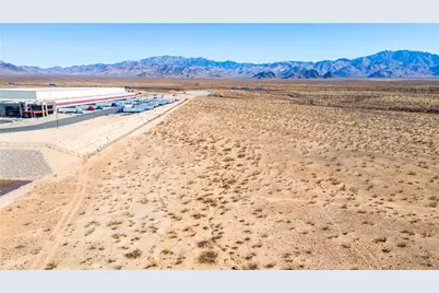 000 S Apache Road, Golden Valley, AZ 86413 - Photo 14