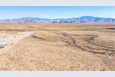 000 S Apache Road, Golden Valley, AZ 86413 - Photo 10