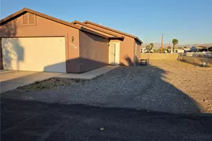 1970 Diamond Dr, Bullhead City, AZ 86442 - Photo 4