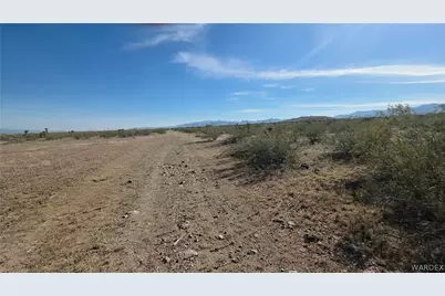 339-11-013 N N. Escuela Road, Golden Valley, AZ 86413 - Photo 4