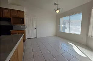 3477 Sunlamp Dr, Bullhead City, AZ 86429 - Photo 4