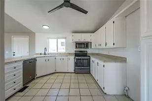 860 S Derby Cir, Golden Valley, AZ 86413 - Photo 22