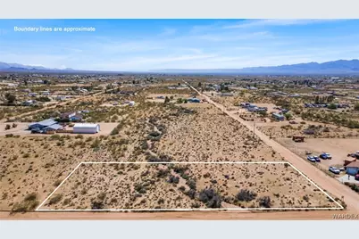 043A N Santa Cruz Road, Golden Valley, AZ 86413 - Photo 1