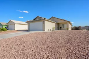 1572 Ash Ave, Bullhead City, AZ 86442 - Photo 1