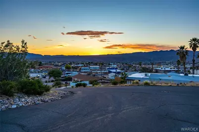 1718 Hilltop Circle, Bullhead City, AZ 86442 - Photo 46