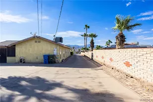 1718 Hilltop Cir, Bullhead City, AZ 86442 - Photo 38