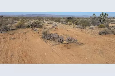 333 S S Whispering Winds Rd, Yucca, AZ 86438 - Photo 18