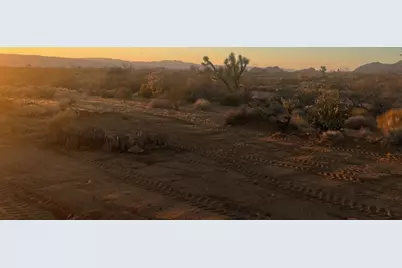 333 S S Whispering Winds Rd, Yucca, AZ 86438 - Photo 8