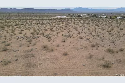 009 N Bullpen, Golden Valley, AZ 86413 - Photo 6