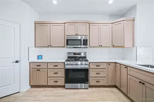 2640 Kingman Dr, Bullhead City, AZ 86429 - Photo 12