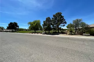 2516 Golf Dr, Kingman, AZ 86401 - Photo 2