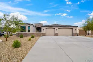 2836 Steamboat Dr, Bullhead City, AZ 86429 - Photo 2