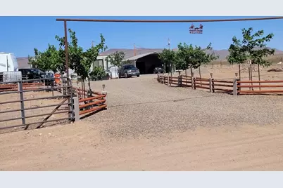 4495 N Drake Road, Golden Valley, AZ 86413 - Photo 1