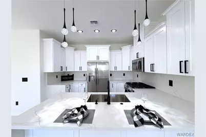 1070 Zircon Cir, Bullhead City, AZ 86442 - Photo 4