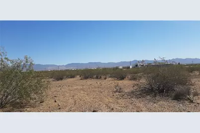 Ooo N Ehrenberg, Golden Valley, AZ 86413 - Photo 2