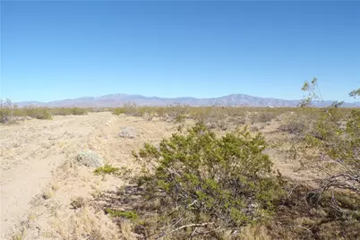 215-12-106A W Zora Drive, Golden Valley, AZ 86413 - Photo 4