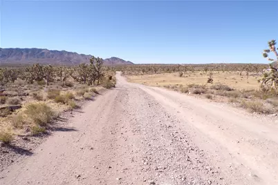 18048 N Lost Mine Drive, Dolan Springs, AZ 86441 - Photo 4
