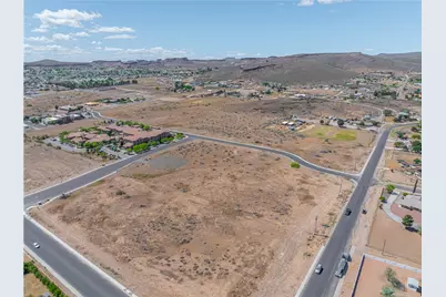 000 Riata Valley Road, Kingman, AZ 86401 - Photo 12