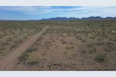 3689 N Glenbar Road, Golden Valley, AZ 86413 - Photo 26