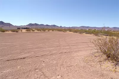 2533 S Epidote Road, Golden Valley, AZ 86413 - Photo 4