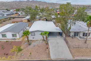 555 Roadrunner Dr, Bullhead City, AZ 86442 - Photo 2