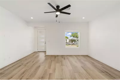 1204 Zircon Avenue, Bullhead City, AZ 86442 - Photo 8