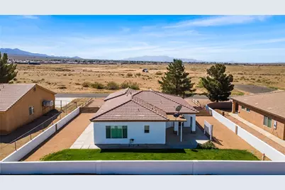 7297 E Stoneaxe Drive, Kingman, AZ 86401 - Photo 2