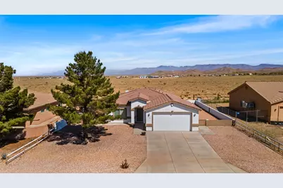 7297 E Stoneaxe Drive, Kingman, AZ 86401 - Photo 1