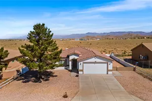7297 E Stoneaxe Dr, Kingman, AZ 86401 - Photo 1