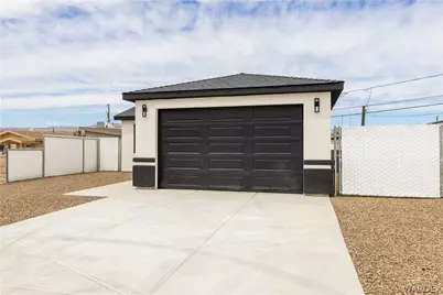 915 Harbor Drive, Bullhead City, AZ 86442 - Photo 2
