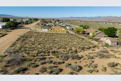 9421 N Cowbelle Avenue, Kingman, AZ 86401 - Photo 2