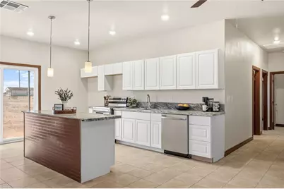 8980 W Mission Lane, Dolan Springs, AZ 86441 - Photo 14