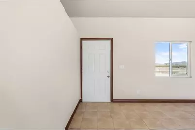 8980 W Mission Lane, Dolan Springs, AZ 86441 - Photo 6
