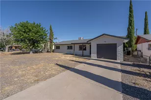 1945 Chicago Ave, Kingman, AZ 86401 - Photo 2