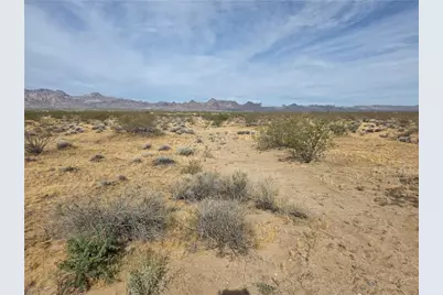 215-17-013 W W, Hualapai Dr., Golden Valley, AZ 86413 - Photo 2