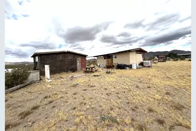 15580 N Flores Drive, Dolan Springs, AZ 86441 - Photo 2