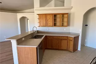 1045 S Teddy Roosevelt Rd, Golden Valley, AZ 86413 - Photo 14