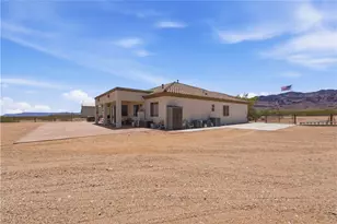 4256 Zircon Rd, Golden Valley, AZ 86413 - Photo 6