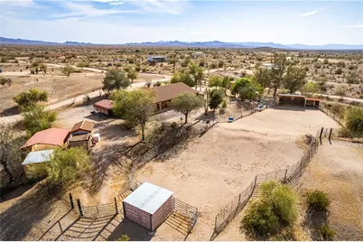 16722 S Lawton Road, Yucca, AZ 86438 - Photo 2