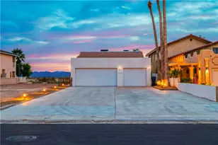 2949 Camino Del Rio, Bullhead City, AZ 86442 - Photo 2