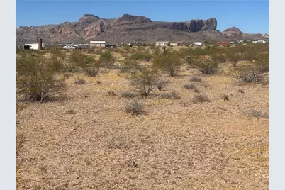 1662 S Emery Park Road, Golden Valley, AZ 86413 - Photo 1
